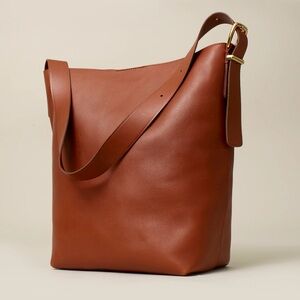 NWT Madewell Essential Bucket Tote in Warm Cinnamon